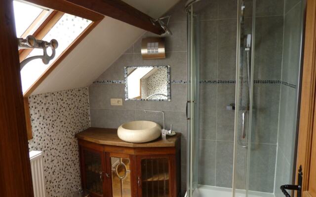 Modern Holiday Home in Hondschoote With Garden