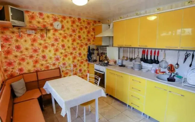 Nikos Guest House