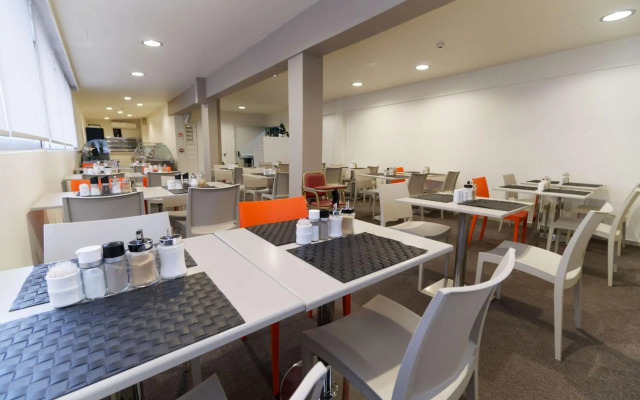Piraeus City Hotel