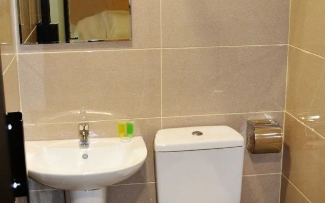 Oyo 117 Hotel Safari 2