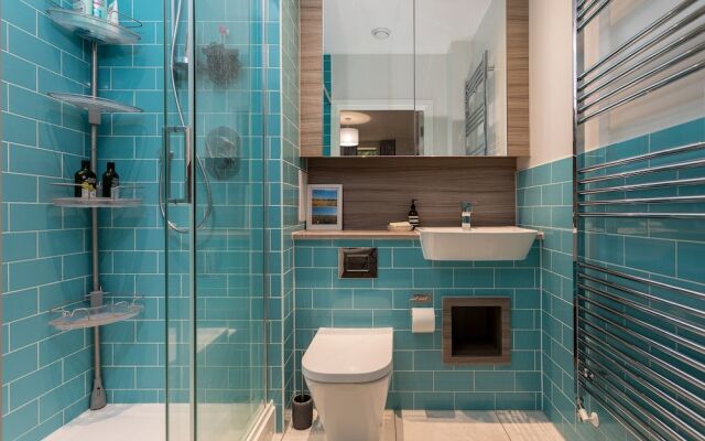 2 Bedroom East London Flat
