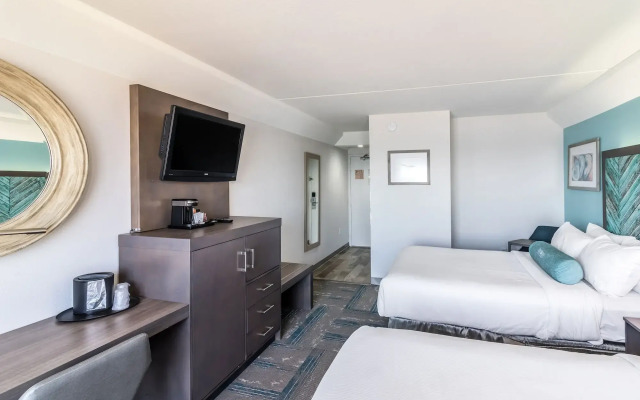 Crystal Coast Oceanfront Hotel