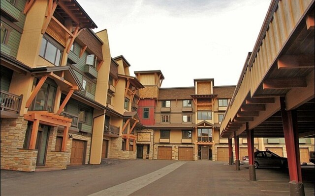 The Phoenix 228 4 Bedroom Condo