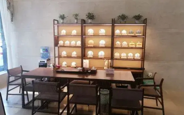 LinCang Jiayi Jinhui Hotel (Municipal People's Government Branch)