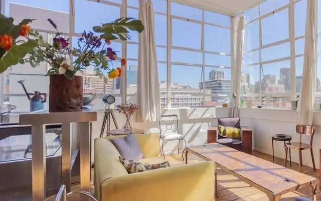 Wolroy House 405 by CTHA