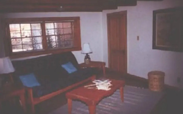 Nora Dixon Place Bed & Breakfast