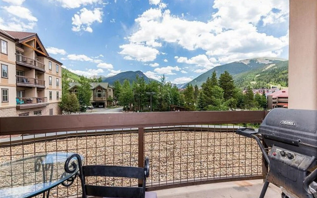Oro Grande by Summit County Mountain Retreats