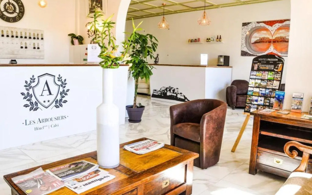Hôtel Les Arbousiers