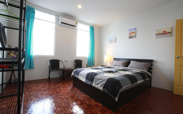 Zee Thai Hostel