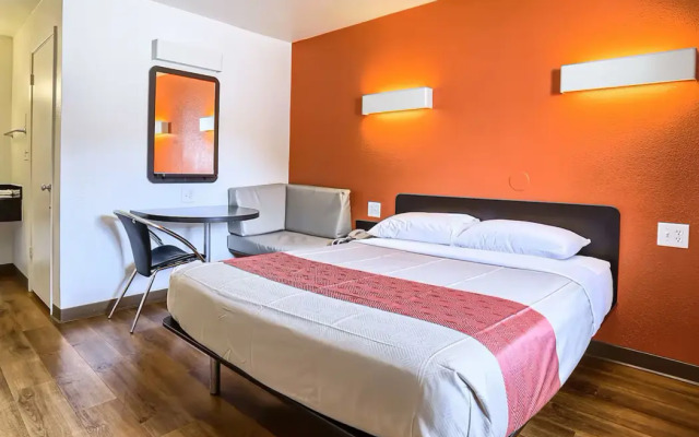 Super 8 by Wyndham Walnut Creek