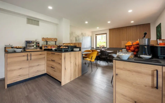 Kyrr Smart Mountain Retreat