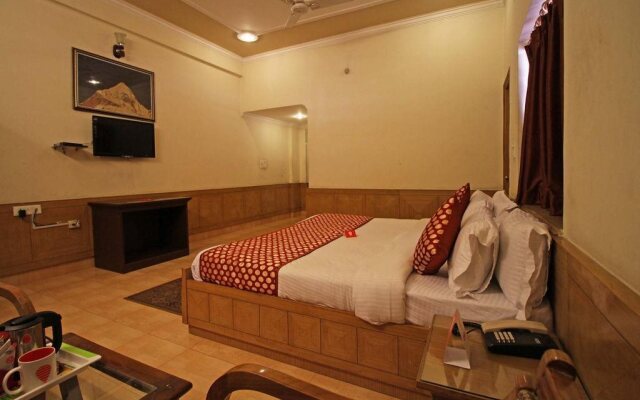 OYO 4798 Hotel Periwal Premium