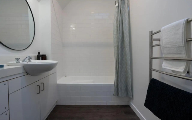 Chester Street West Apartment