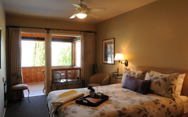 Sandy Beach Lodge
