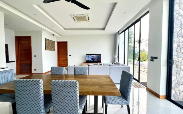 Michel Tropical Seaview Pool Villas