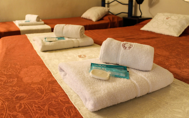 Casi Guemes Hotel