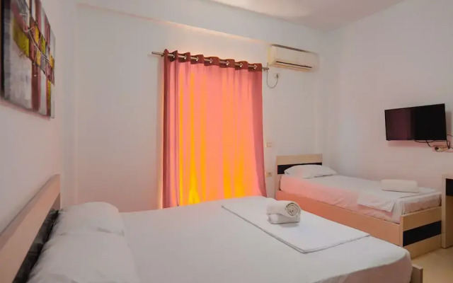 Hotel Argjiro