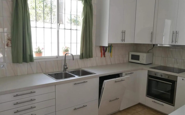 3 bedroom Spacious Apartment