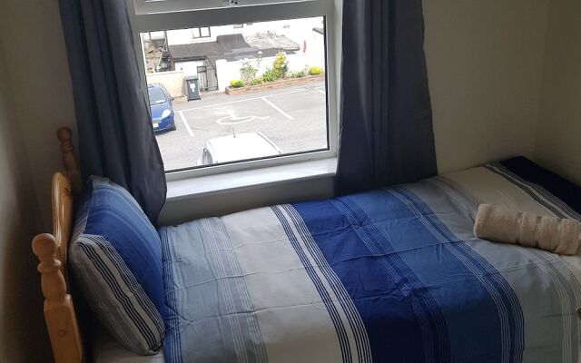 3 Bed Newly Renovated Cork city Sleeps 5