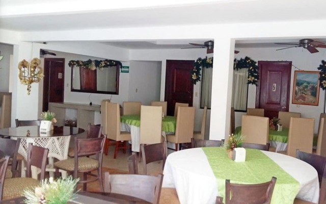 Maracas Inn