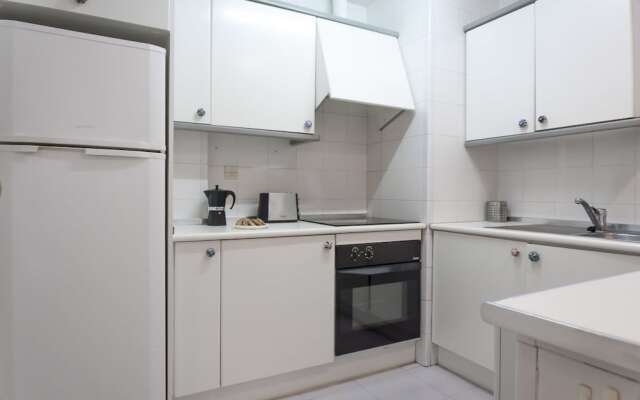 Alameda's Pearl with parking