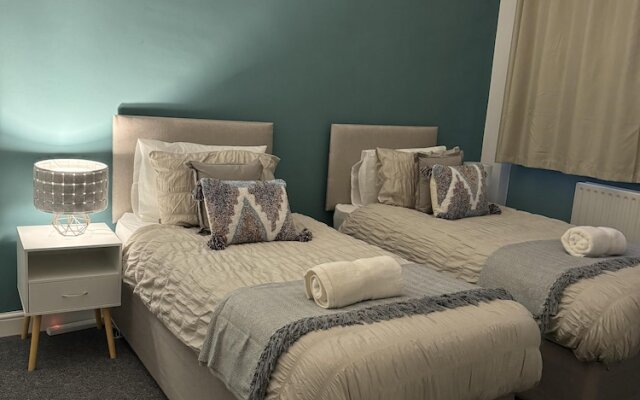 Stunning 2-bed Apartment in Twickenham