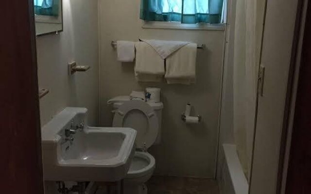 M and M Motel