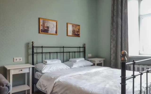 Friends Rooms on Vosstaniya