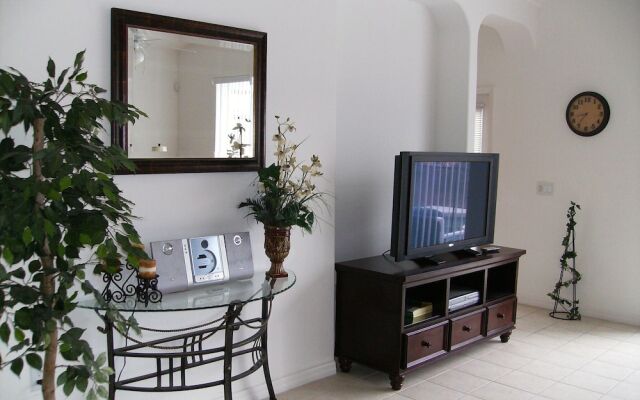 5 Bedroom Platinum Home With Games Room and Spa