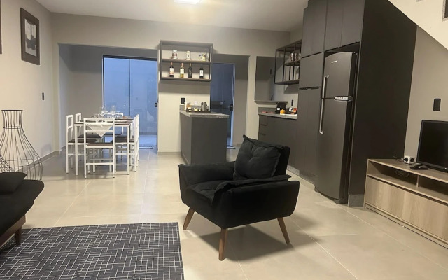 Geminado Casa 4 Alto Padrão 3 Quartos