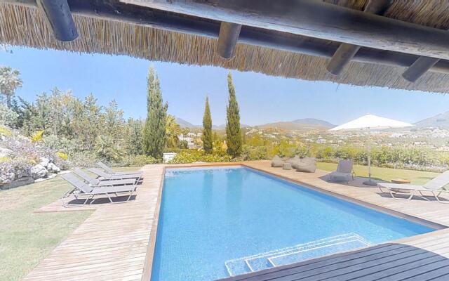 27175-Luxury Villa with heated pool