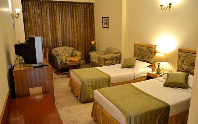 Hotel Meraden Grand
