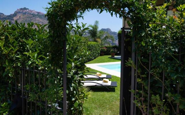Villa Almond