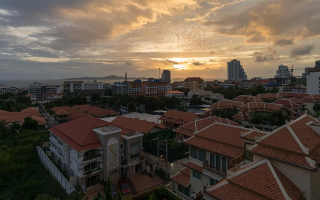 Art On The Hill by Pattaya Sunny Rentals