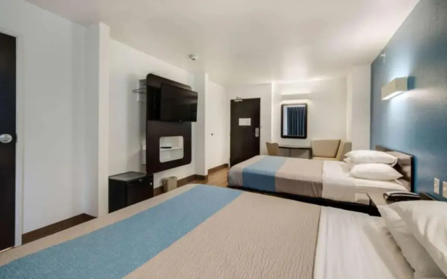 Motel 6 Poplar Bluff
