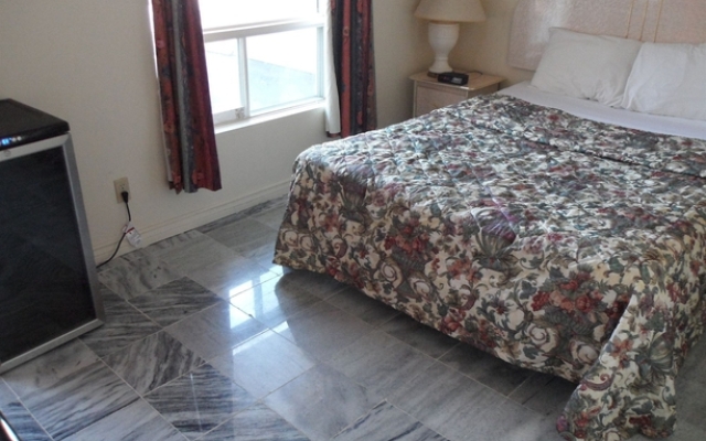 Rodeway Inn by the Falls