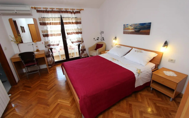 Lea Double Room With Balcony