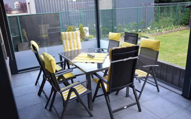 Charming Belgian Getaway, Vakantiewoning in Oudsbergen - 3 Bedrooms & Garden