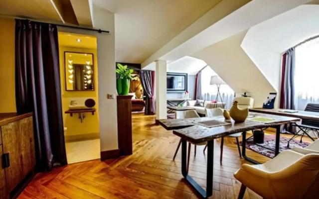 Bristol Tradition and Luxury
