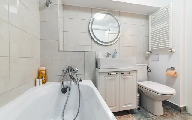 Stunning 2-bed/2 Bath Apartment in Bucuresti