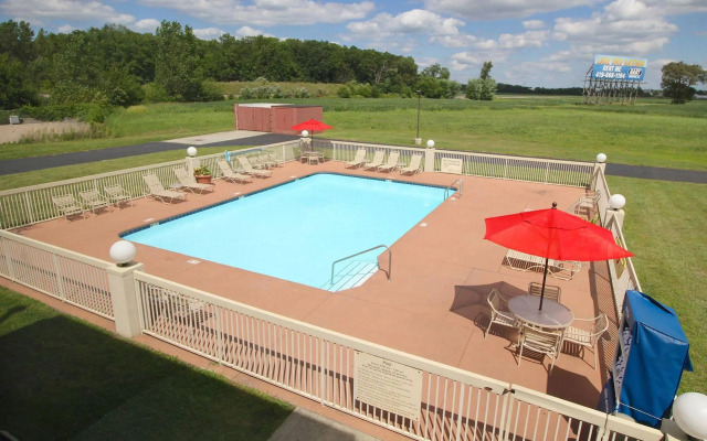 Country Inn & Suites by Radisson, Sandusky South, OH