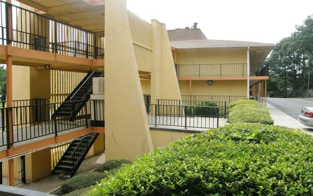 The Economy Inn - Wesley Chapel