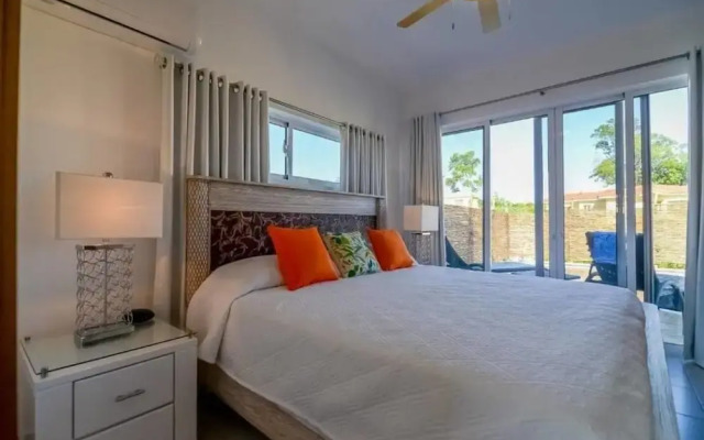 Professionally Decorated Open Concept Villa