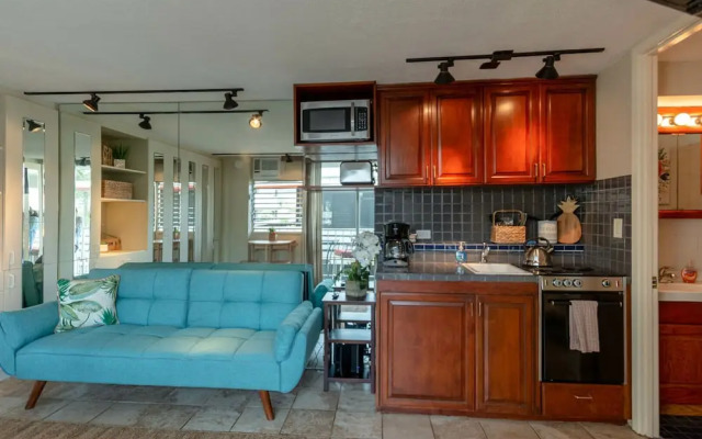 Lewers Street - Suite 401