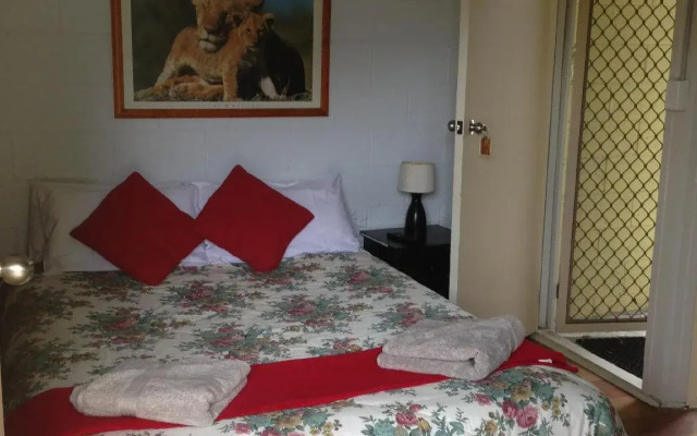 Copper Lantern Motel