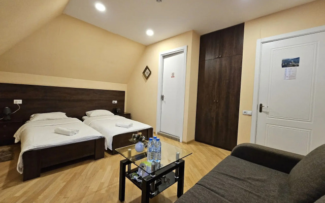 Отель Boutique IVERIA