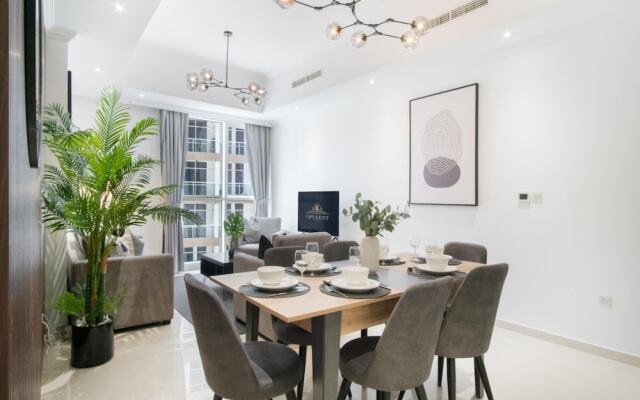 Vibrant 2BR By Burj Khalifa Gym/pool by Belvilla