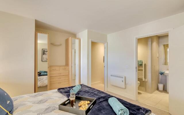 King St 1 bed apartment