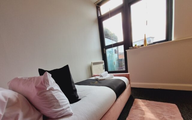 Bull's Ring 3bed Penthouse City Centre