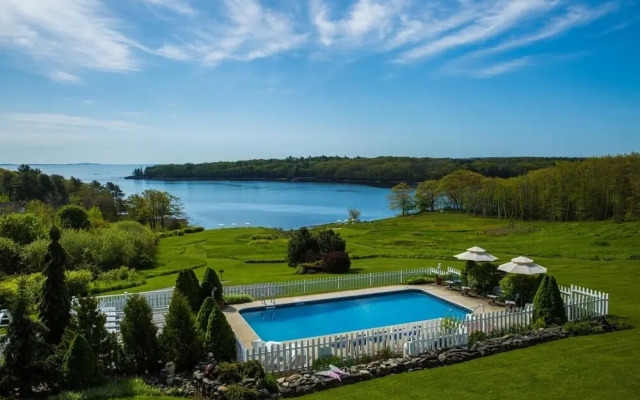 Strawberry Hill Seaside Inn